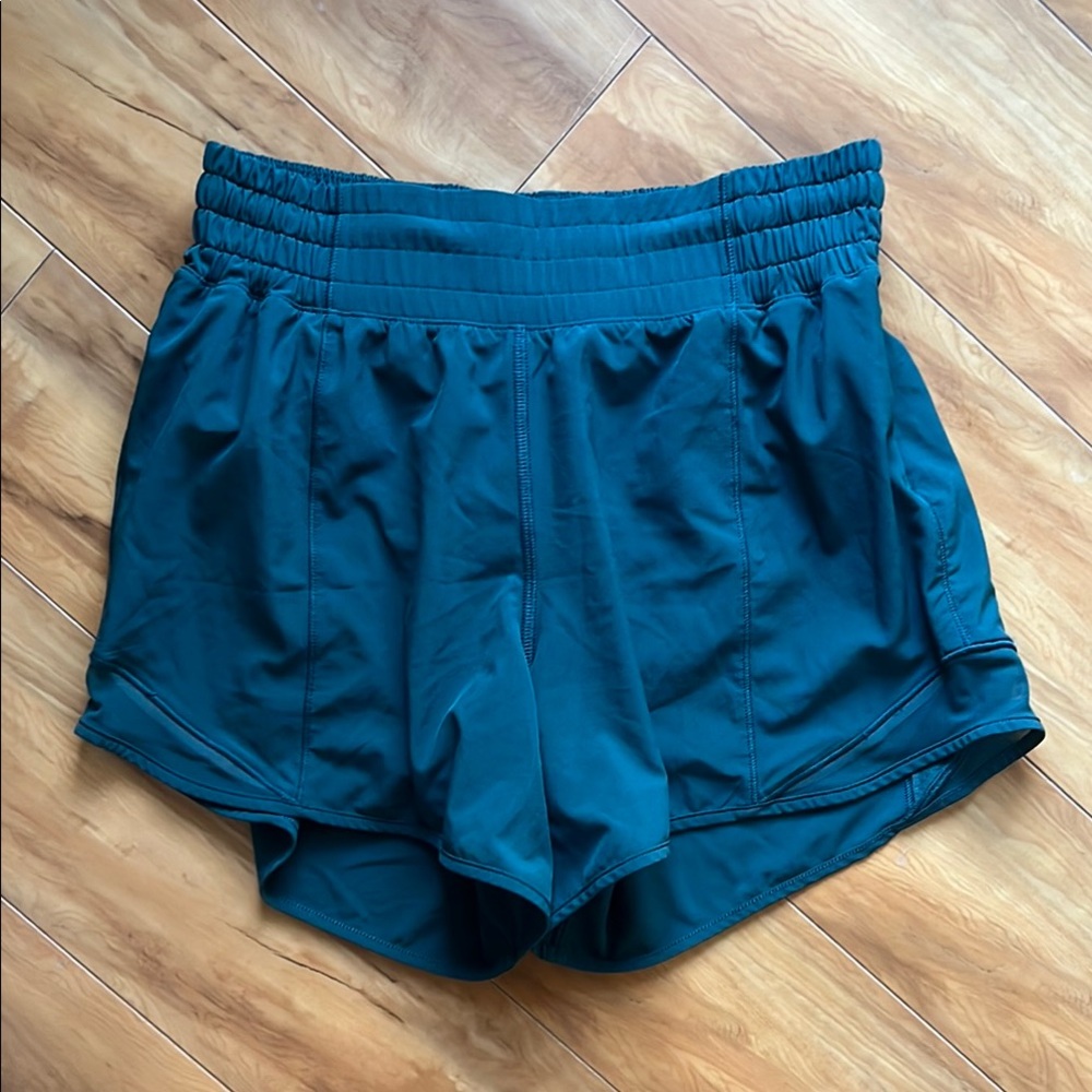 Hotty Hot HR 4” Shorts Like New